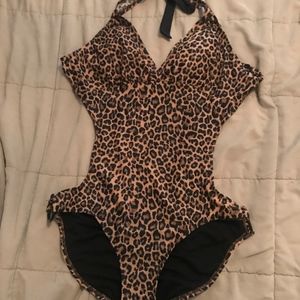 SEXY ONE PIECE - Leopard Print Bathing Suit